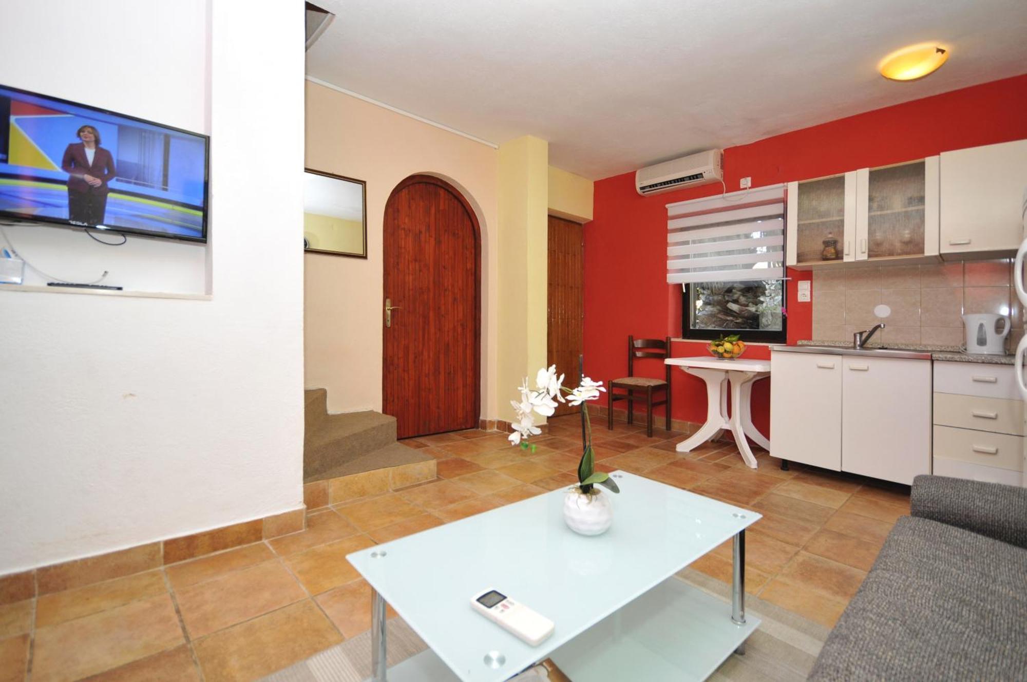 Apartments With A Parking Space Okrug Donji, Ciovo - 13732 Donji Okrug  Rom bilde